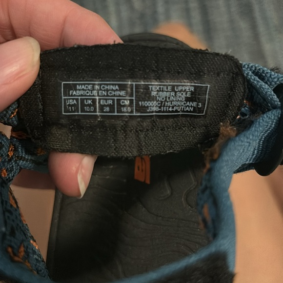 🦎🦎children’s Teva hurricane sandals size 11 - Picture 2 of 4